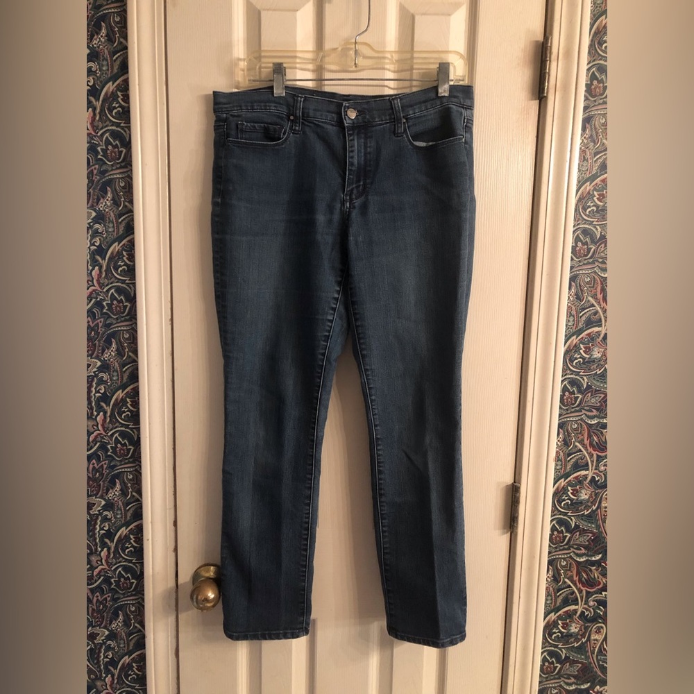 Dkny distressed blue jeans size 8